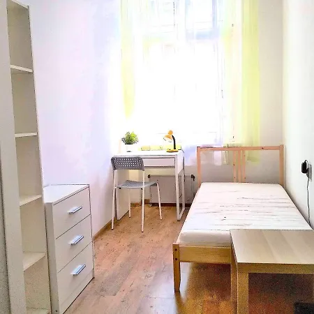 - Ul Miernicza Apartment *